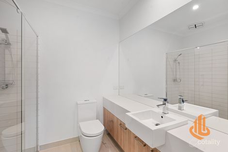 Property photo of 13 Weinberg Walk Heidelberg Heights VIC 3081