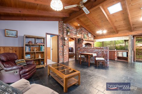Property photo of 2 Lindsay Place Glen Forrest WA 6071