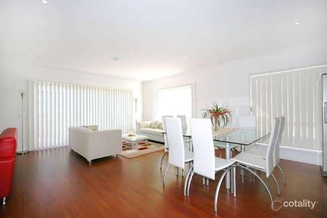 Property photo of 27 Mallee Circuit Pakenham VIC 3810