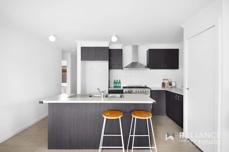Property photo of 32 Middle Park Drive Point Cook VIC 3030