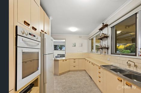 Property photo of 112 King Arthur Drive Glen Waverley VIC 3150
