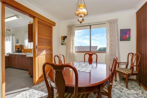 Property photo of 18 Kirkloch Close Wallsend NSW 2287