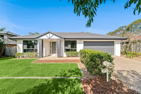 17 HATTAH PL, PARKINSON, QLD 4115
