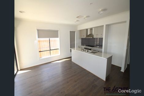 Property photo of 51 Keira Circuit Werribee VIC 3030