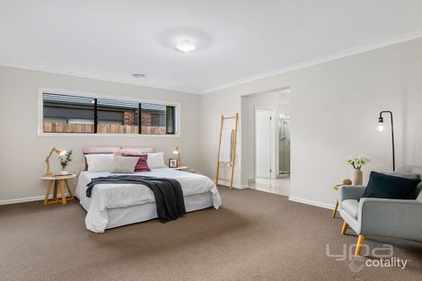 Property photo of 19 Wanneroo Circuit Harkness VIC 3337