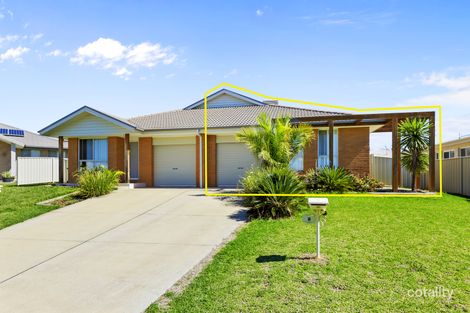 Property photo of 8 Rosehill Place Hillvue NSW 2340