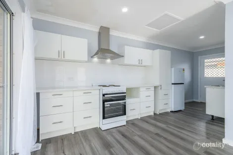 Property photo of 4 Adaminaby Drive Helensvale QLD 4212