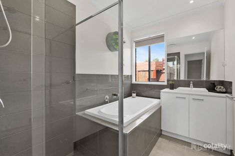 Property photo of 39 Belmont Crescent Pakenham VIC 3810