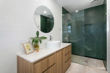 Property photo of 23 Damson Place Elanora QLD 4221