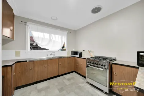 Property photo of 19 Chedgey Drive St Albans VIC 3021