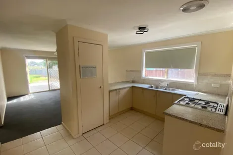 Property photo of 18 Oakman Way Hampton Park VIC 3976