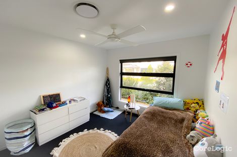 Property photo of 22 Jade Way Helensvale QLD 4212