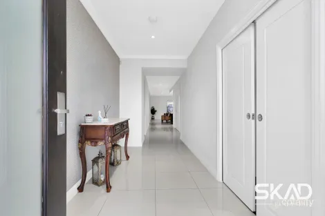 Property photo of 27 Dashing Road Craigieburn VIC 3064