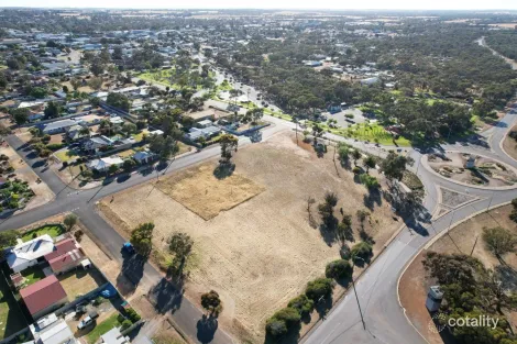 Property photo of 73 Moojebing Road Katanning WA 6317