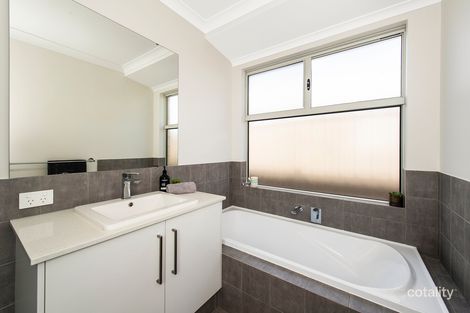 Property photo of 101 Hurlingham Loop Meadow Springs WA 6210