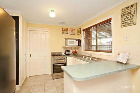 Property photo of 37 Karinya Close Werribee VIC 3030
