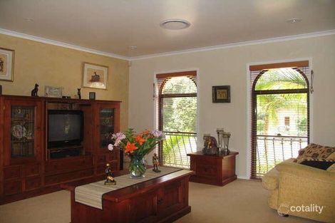 Property photo of 2 Elkhorn Close Wyoming NSW 2250