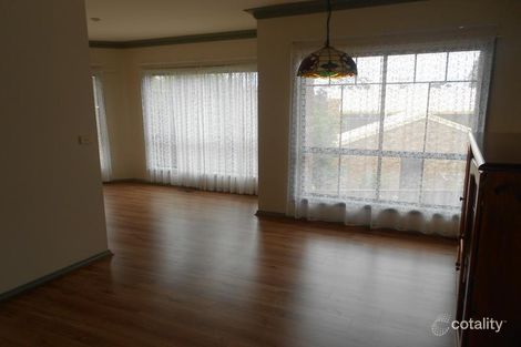 Property photo of 3 Stevens Close Roxburgh Park VIC 3064