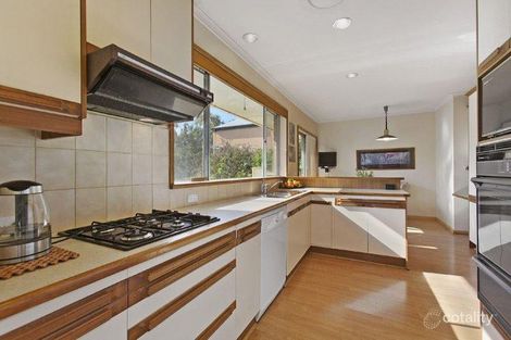 Property photo of 18 Bruce Street Mount Waverley VIC 3149