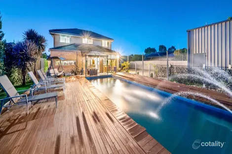 Property photo of 20 Dunferline Crescent Cranbourne VIC 3977