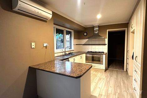 Property photo of 8 Jade Court Hampton Park VIC 3976