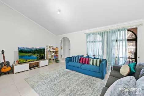 Property photo of 4 Ivanhoe Street St Johns Park NSW 2176