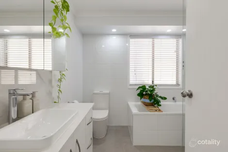 Property photo of 3 Catherine Crescent Kingsthorpe QLD 4400