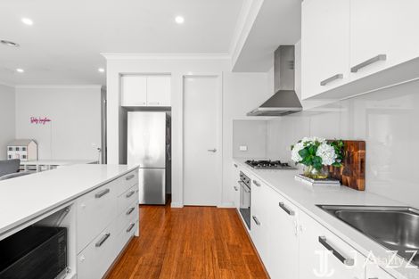 Property photo of 20 Tattersalls Lane Point Cook VIC 3030