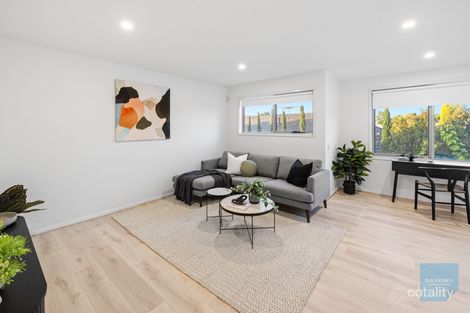 Property photo of 5 Fetcham Lane Caroline Springs VIC 3023