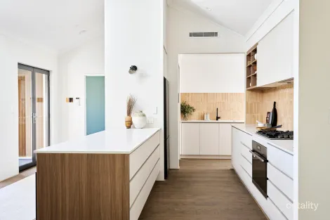 Property photo of 4 Olearia Court Gelorup WA 6230