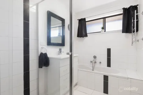 Property photo of 2/82 Eramosa Road East Somerville VIC 3912