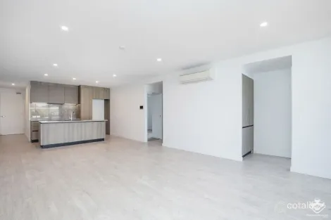 135 Eugaree St, Southport, QLD 4215