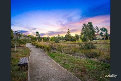 Property photo of 11 Insley Way Caroline Springs VIC 3023