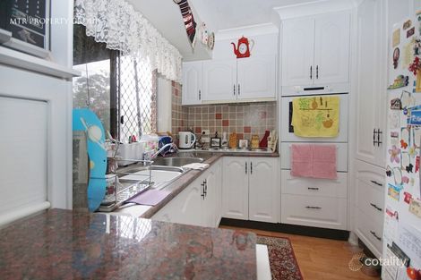 Property photo of 8 Evergreen Place Forest Lake QLD 4078
