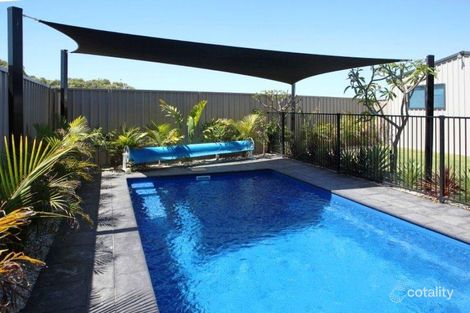 4 Coastside Cres, Glenfield, WA 6532