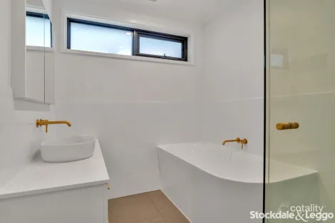 Property photo of 4 North Circular Road Gladstone Park VIC 3043