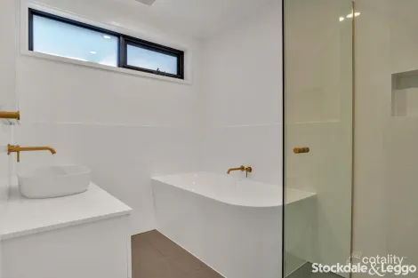 Property photo of 4 North Circular Road Gladstone Park VIC 3043