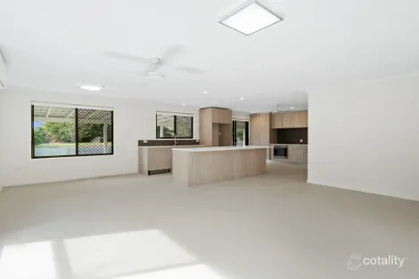 Property photo of 5 Jabiluka Drive Highland Park QLD 4211