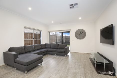 Property photo of 11 Firewheel Road Officer VIC 3809