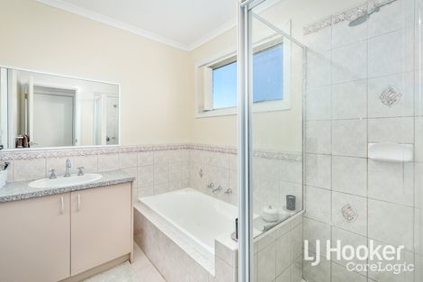 Property photo of 4/167 Ormond Road Hampton Park VIC 3976