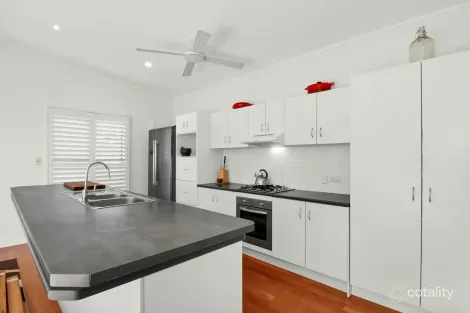Property photo of 11 Koonwarra Parade Macleay Island QLD 4184