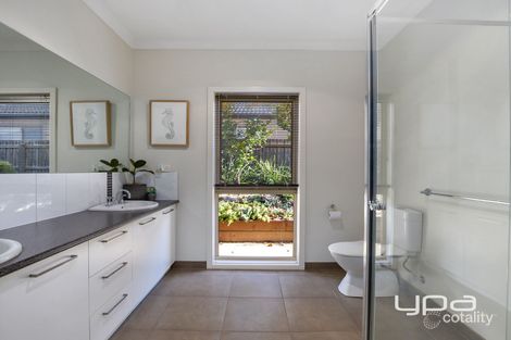 Property photo of 6 Simmons Drive Bacchus Marsh VIC 3340