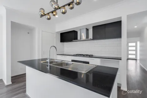 Property photo of 12 Thunder Drive Kalkallo VIC 3064
