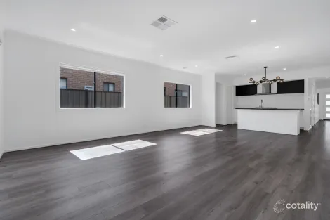 Property photo of 12 Thunder Drive Kalkallo VIC 3064