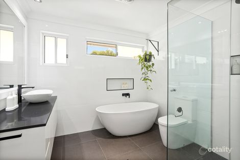 Property photo of 18 Cleverdon Crescent Figtree NSW 2525