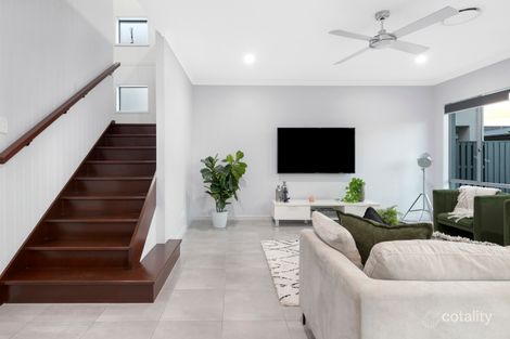 Property photo of 25 Amazon Circuit Helensvale QLD 4212