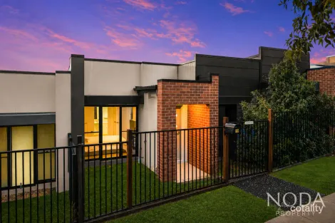 10 Freycinet Lane, South Ripley, QLD 4306