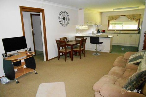 Property photo of 2/7 Murringo Street Young NSW 2594