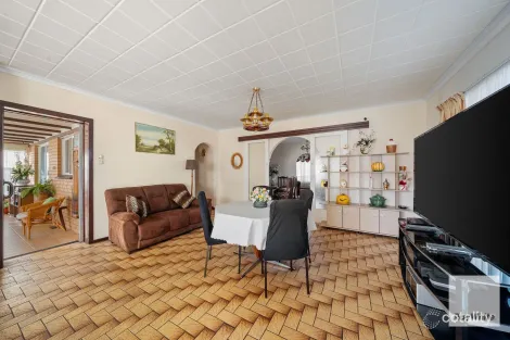 Property photo of 254 Furlong Road St Albans VIC 3021