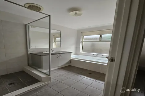 Property photo of 28 Astrolabe Way Swan View WA 6056